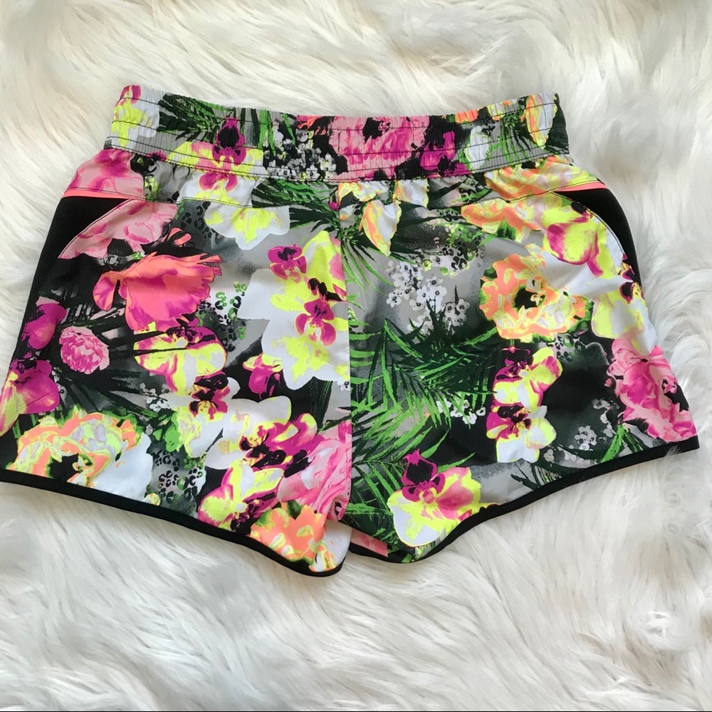 File Floral Running Short - Picture 5 of 5
